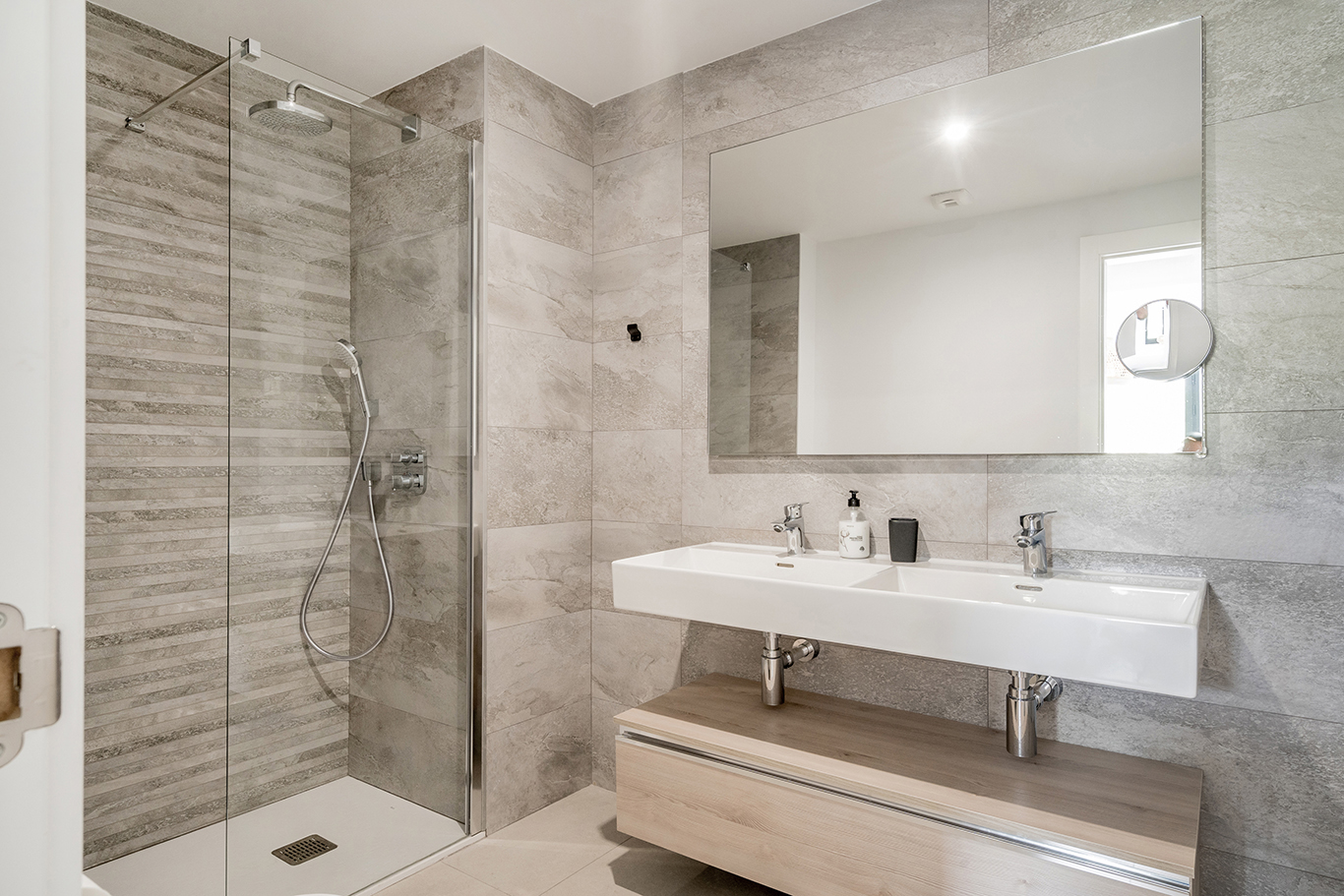 appartement Las Hesas Estepona badkamer