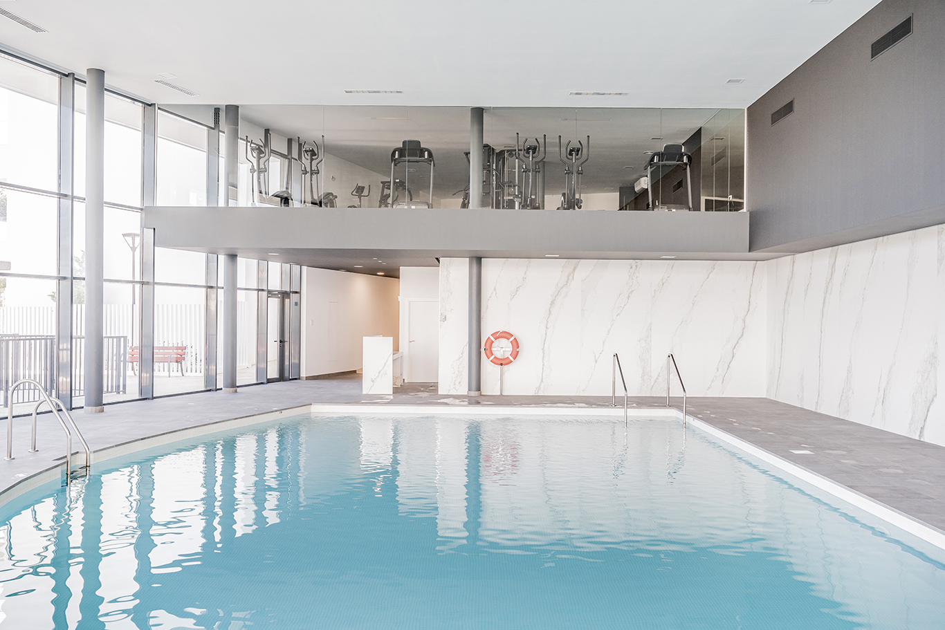 appartement Las Hesas Estepona binnenzwembad